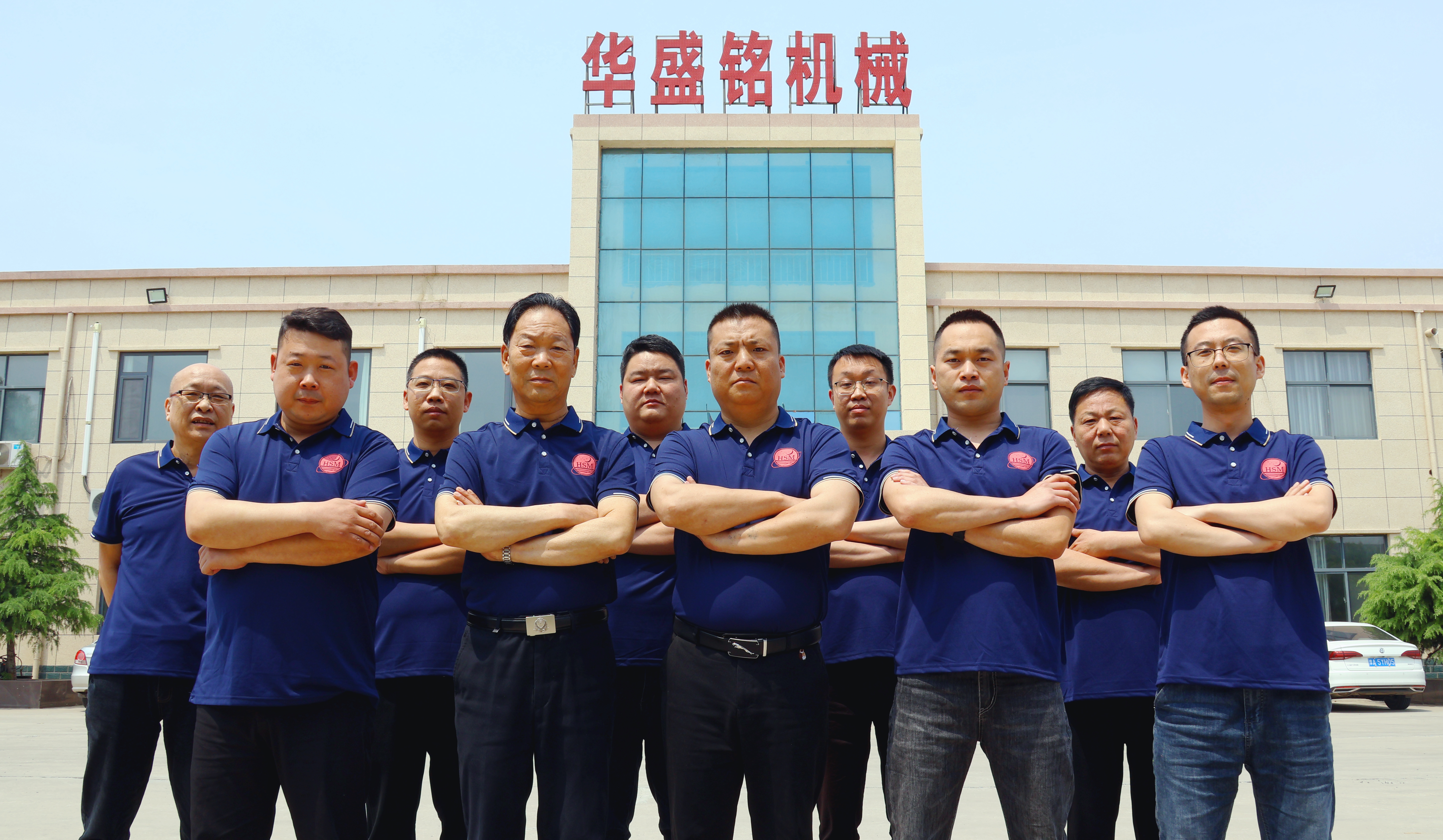 全自動(dòng)液壓對(duì)輥破碎機(jī)報(bào)價(jià)多少錢一臺(tái)