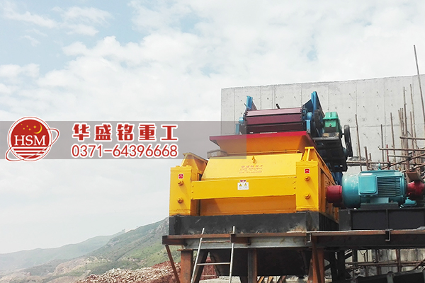 外貿(mào)訂單再創(chuàng)佳績，輥式破碎機出口國外。 